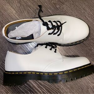1461 BEX white Dr. Martens size us 11 (women) 🔥